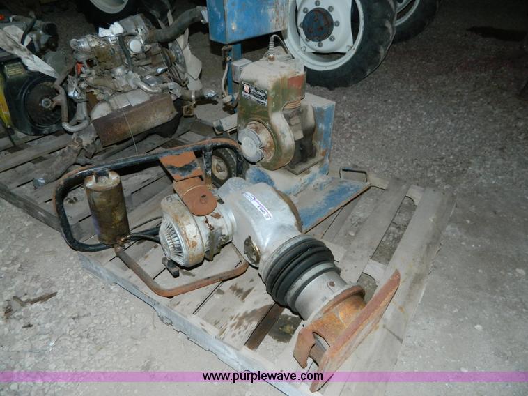 image for item E9425 Gas powered packers