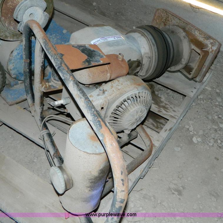 image for item E9425 Gas powered packers