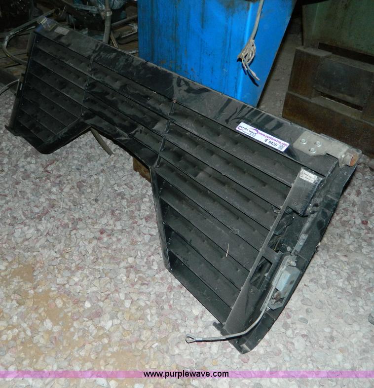 image for item E9430 Louvered end gate