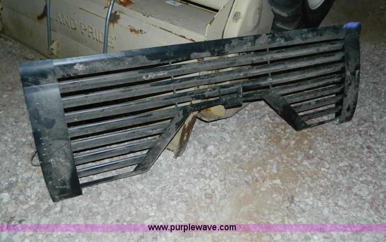 image for item E9430 Louvered end gate