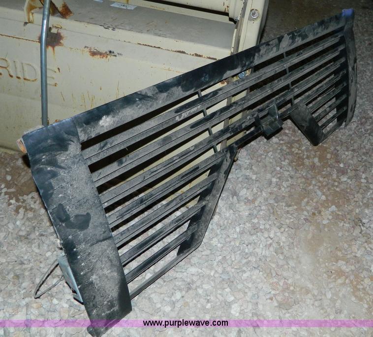 image for item E9430 Louvered end gate