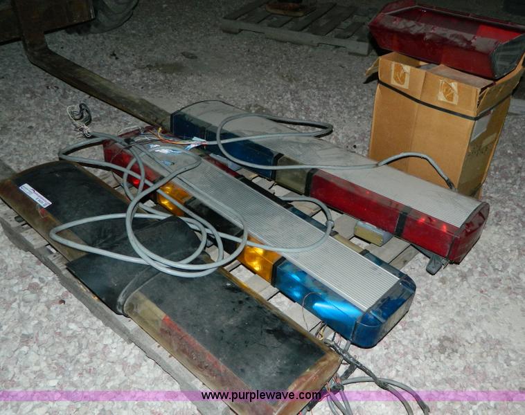 image for item E9435 Assorted emergency light bars