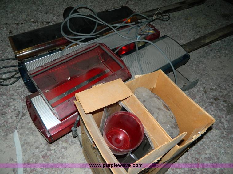 image for item E9435 Assorted emergency light bars