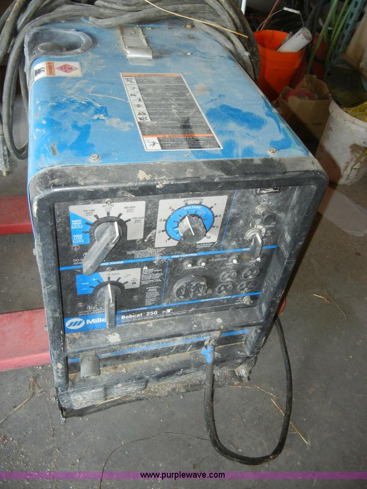 image for item H9624 Miller Bobcat 250NT welder/generator