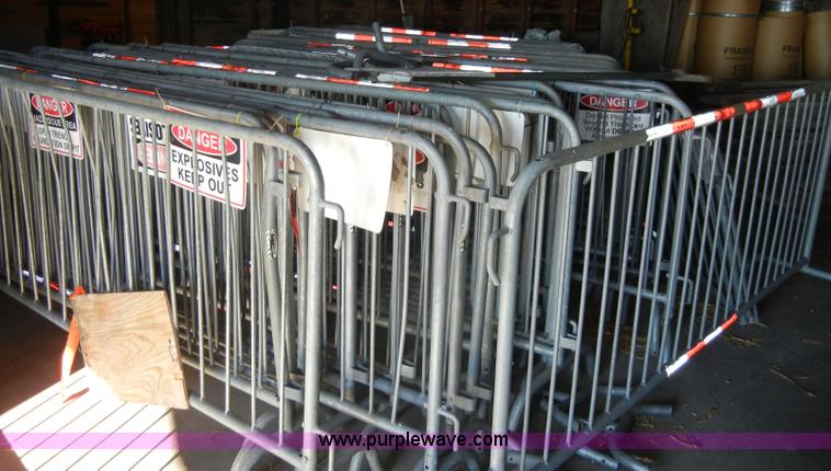 image for item H9625 Steel barrier fence
