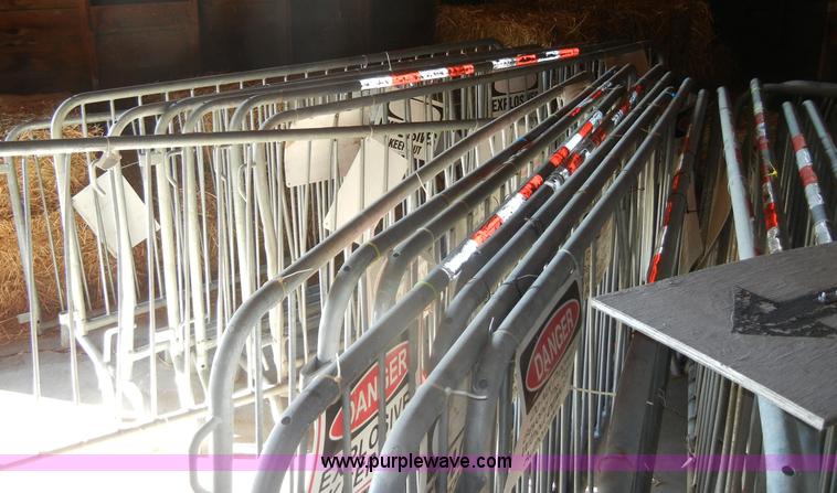 image for item H9625 Steel barrier fence