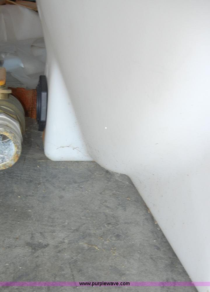 image for item H9666 225 gallon poly tank