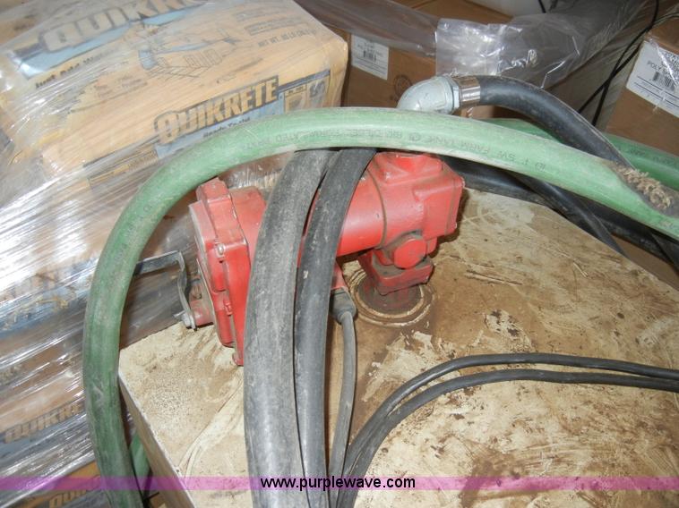 image for item H9678 100 gallon fuel tank with 12v pump