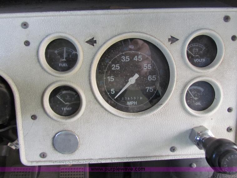 image for item I9671 1990 Ford B700 school bus