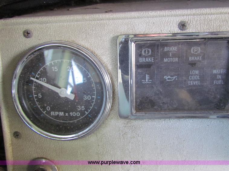 image for item I9671 1990 Ford B700 school bus