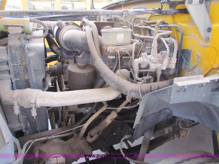 image for item I9671 1990 Ford B700 school bus