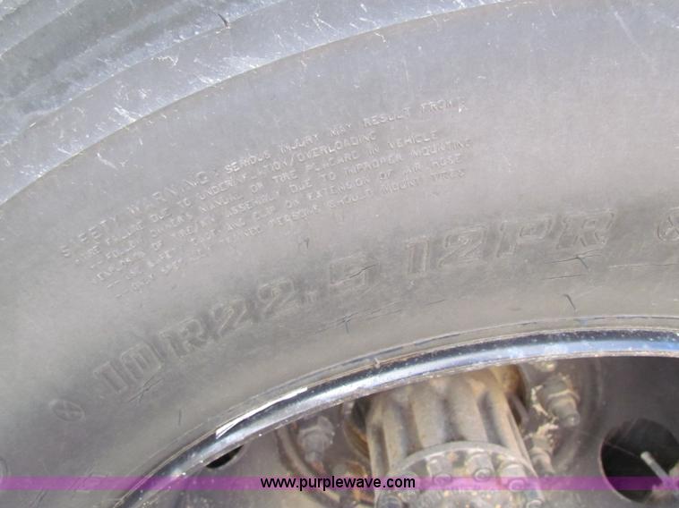 image for item I9671 1990 Ford B700 school bus