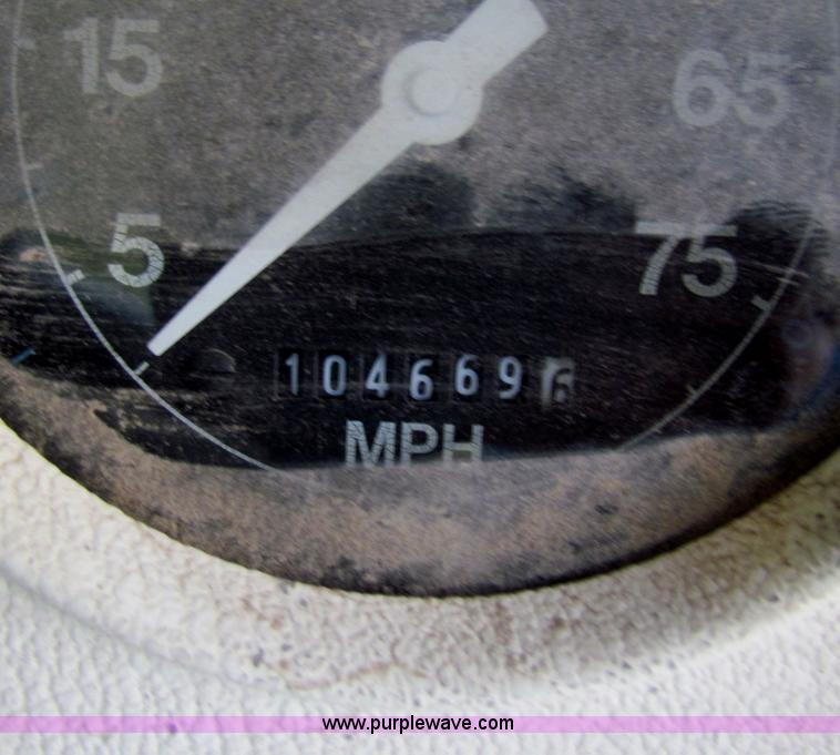 image for item I9672 1989 Ford B700 school bus