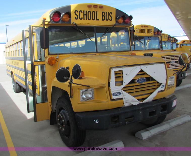 image for item I9673 1991 Ford B700 school bus