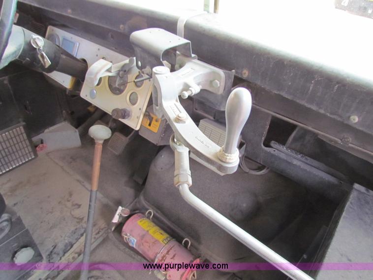 image for item I9673 1991 Ford B700 school bus