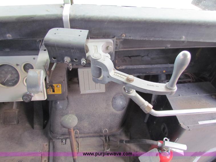 image for item I9674 1990 Ford B700 school bus