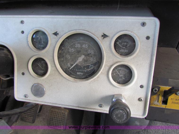 image for item I9674 1990 Ford B700 school bus