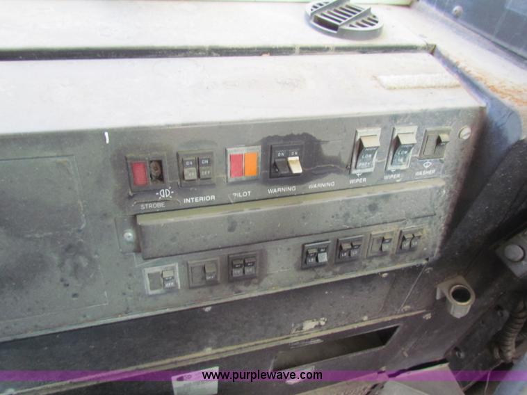 image for item I9674 1990 Ford B700 school bus