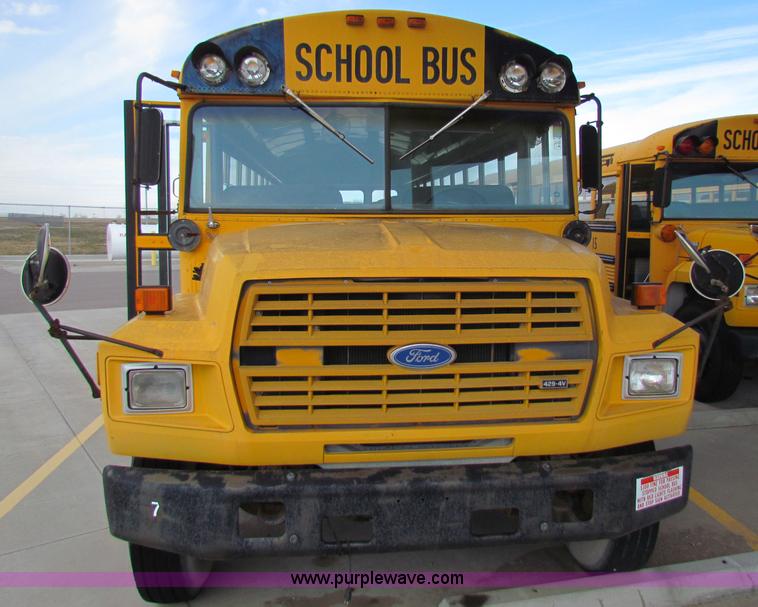 image for item I9675 1987 Ford B700 school bus