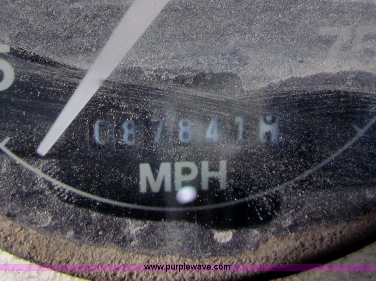 image for item I9675 1987 Ford B700 school bus