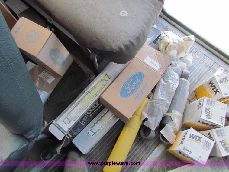 image for item I9675 1987 Ford B700 school bus