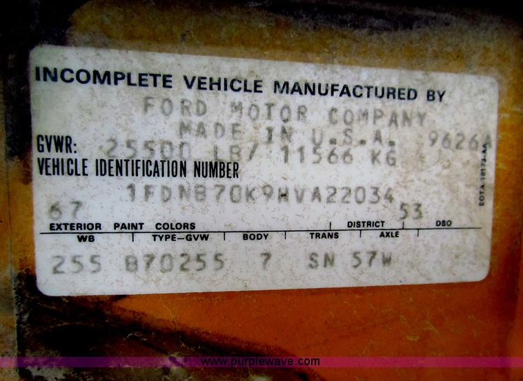 image for item I9675 1987 Ford B700 school bus