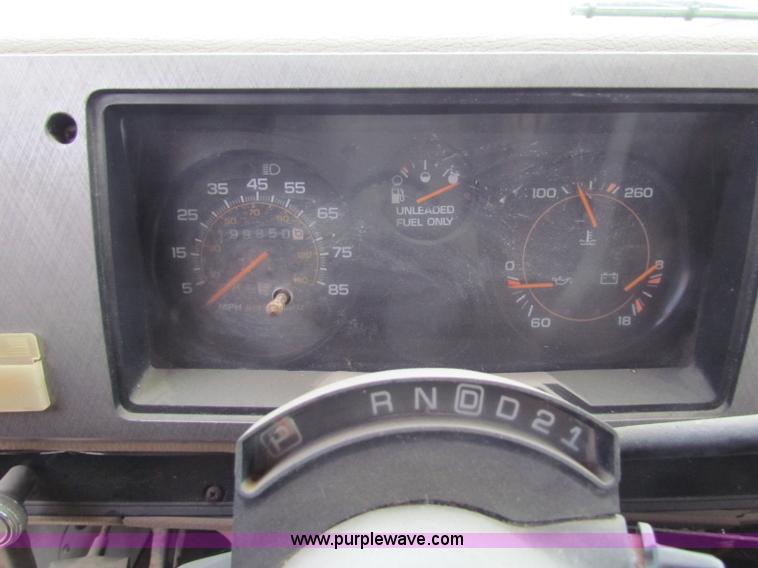 image for item I9676 1992 Chevrolet G30 school bus