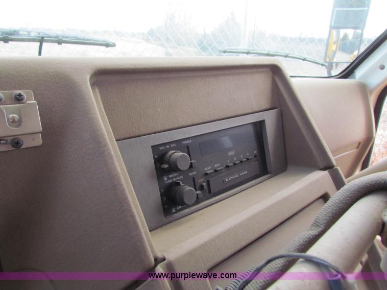 image for item I9676 1992 Chevrolet G30 school bus