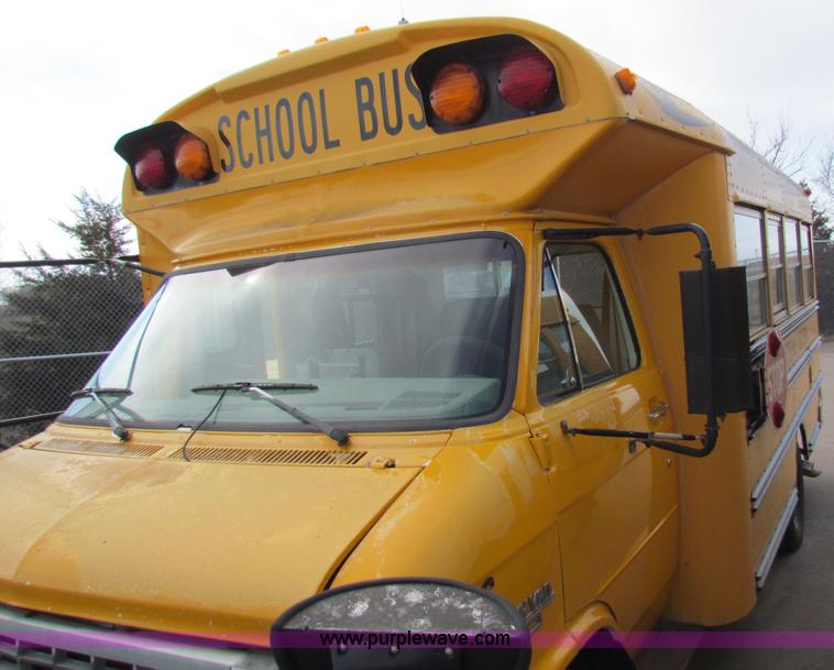 image for item I9676 1992 Chevrolet G30 school bus