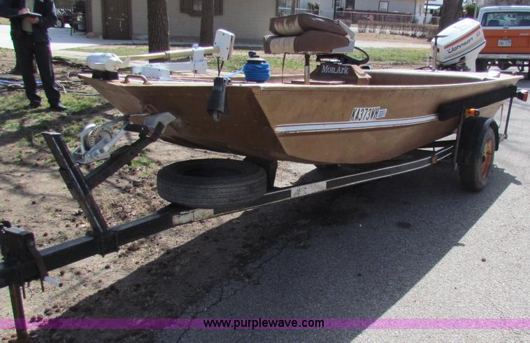 image for item I9681 1978 Monark 16' aluminum boat
