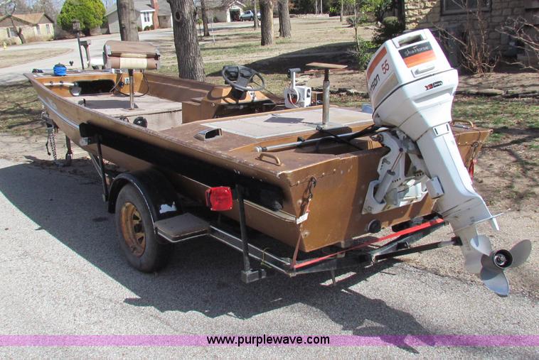 image for item I9681 1978 Monark 16' aluminum boat