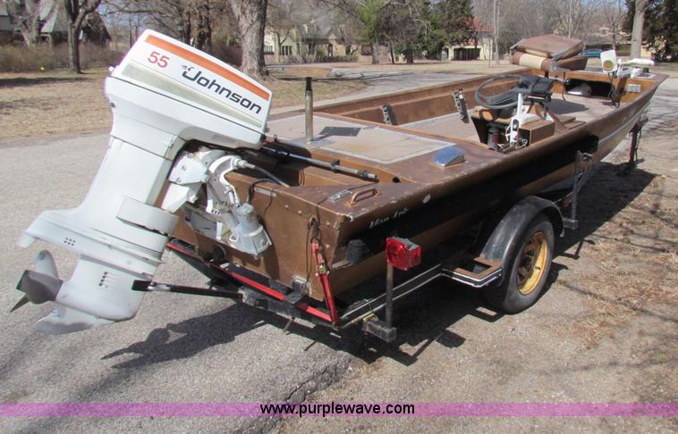 image for item I9681 1978 Monark 16' aluminum boat