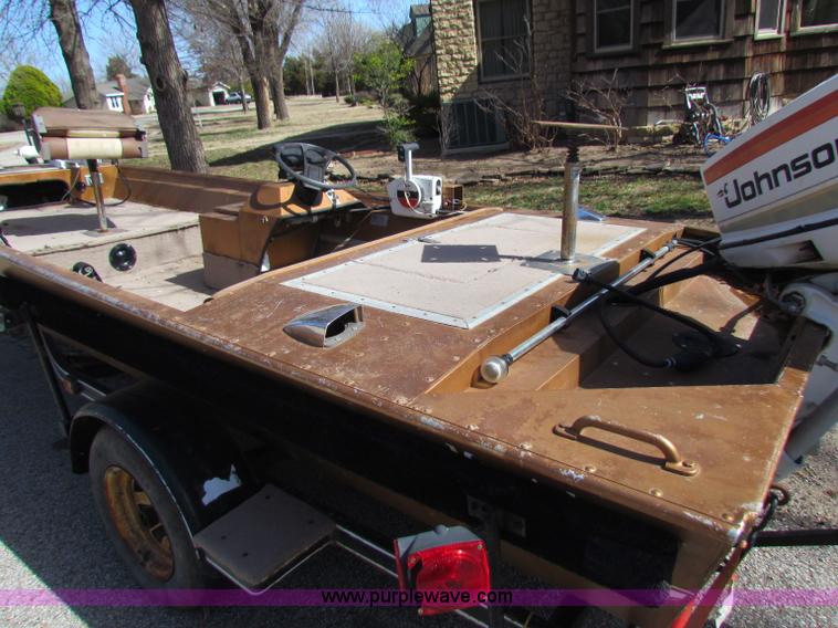 image for item I9681 1978 Monark 16' aluminum boat