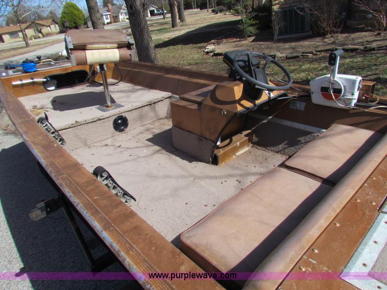 image for item I9681 1978 Monark 16' aluminum boat