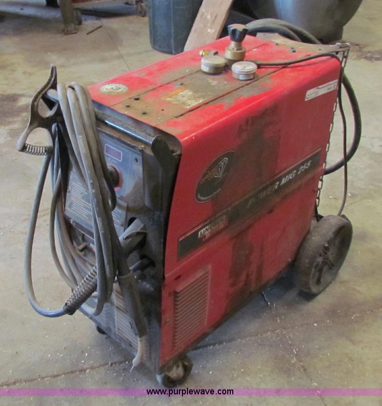 image for item I9682 Lincoln Power mig welder
