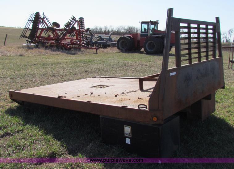 image for item I9684 11' x 8' steel flatbed