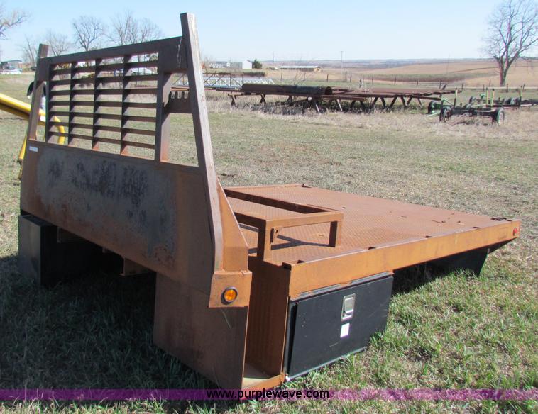 image for item I9684 11' x 8' steel flatbed