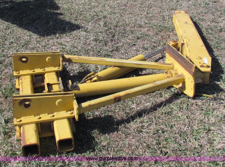 image for item I9686 Hydraulic boom lift attachment
