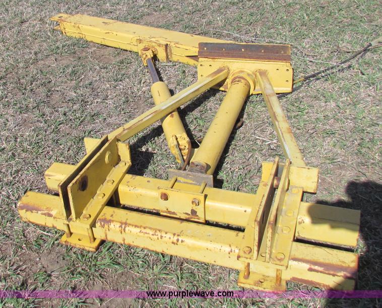 image for item I9686 Hydraulic boom lift attachment