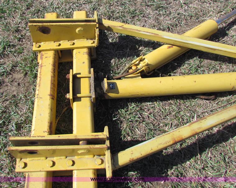 image for item I9686 Hydraulic boom lift attachment