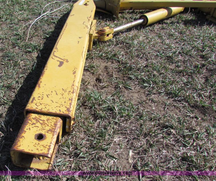 image for item I9686 Hydraulic boom lift attachment