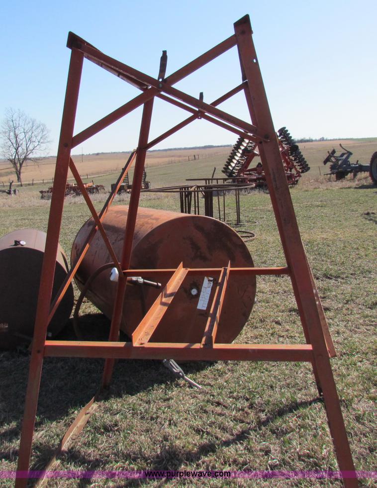 image for item I9689 (3) assorted fuel tanks