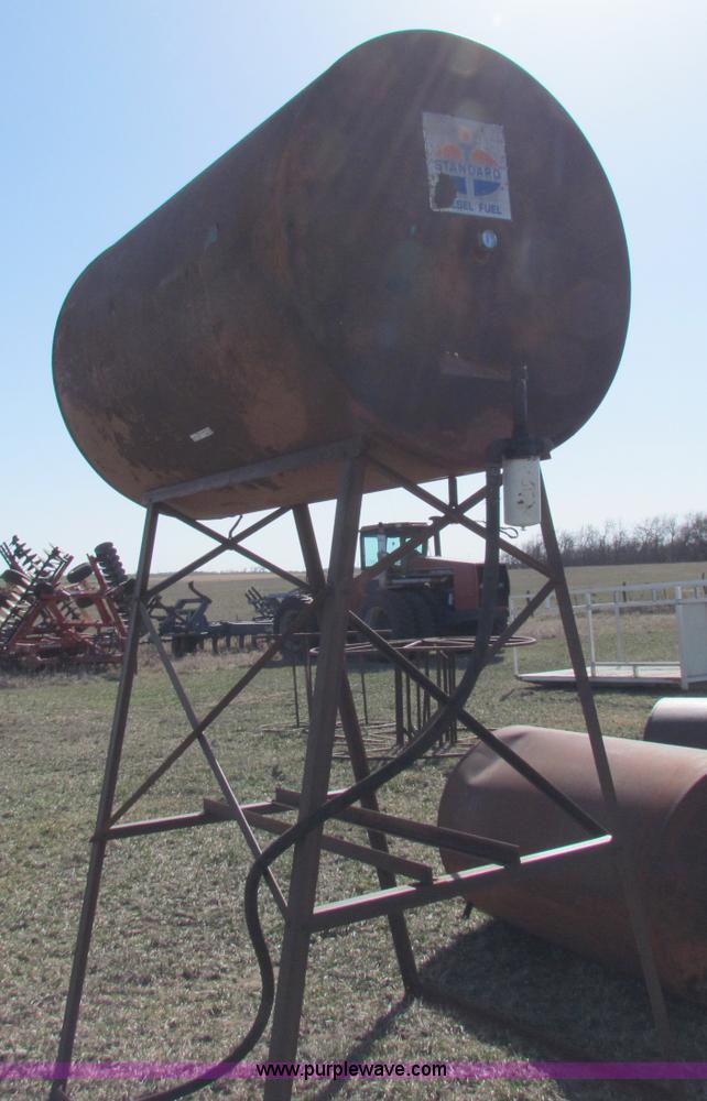 image for item I9698 500 gallon fuel tank on stand
