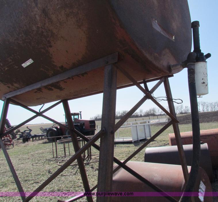 image for item I9698 500 gallon fuel tank on stand