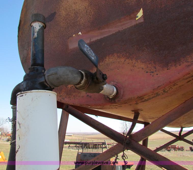image for item I9698 500 gallon fuel tank on stand