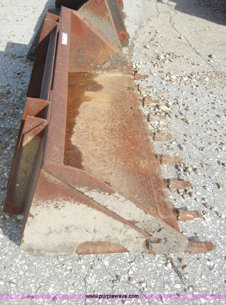 image for item U9852 60" utility bucket with nine teeth