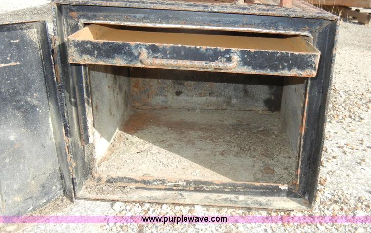 image for item U9854 Custom built truck bed box