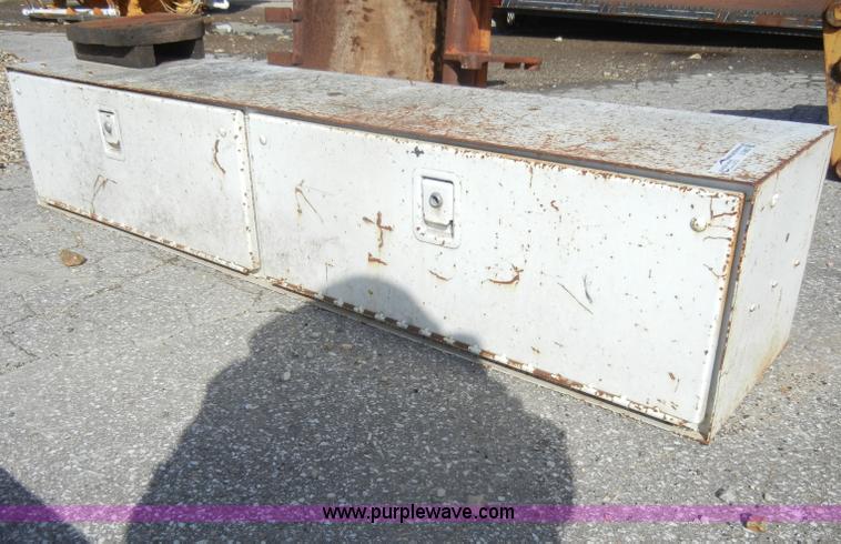 image for item U9863 Truck toolbox