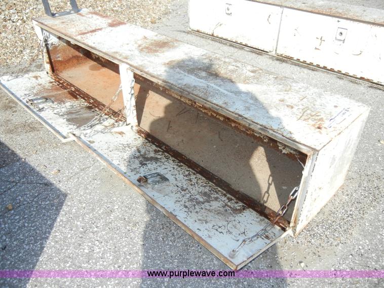 image for item U9864 Truck toolbox