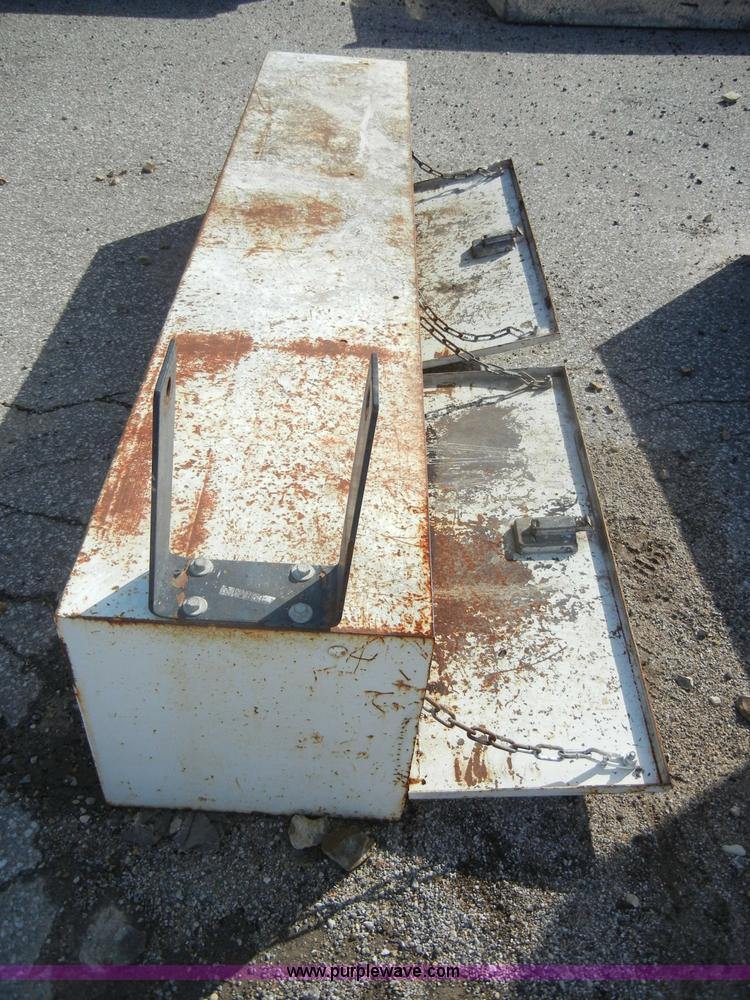 image for item U9864 Truck toolbox